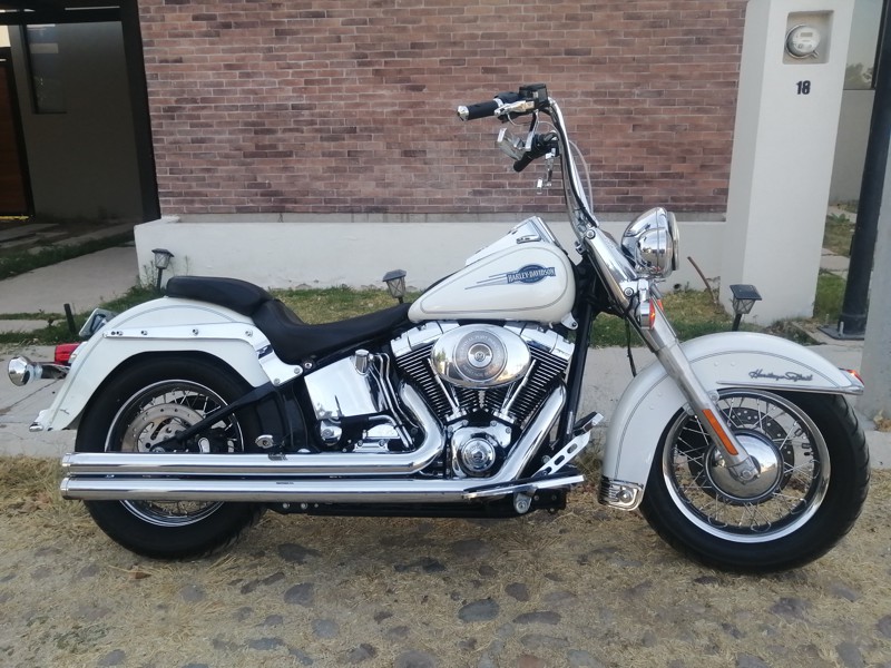 Harley Davidson - Heritage Softail Classic