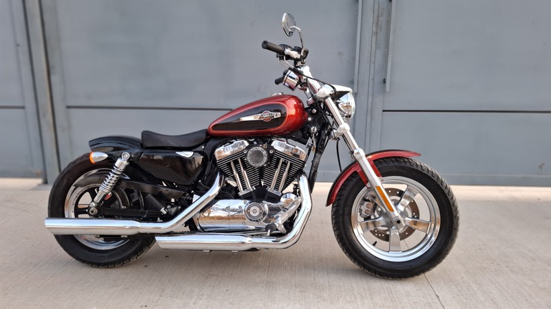Harley Davidson - Sportster Custom Bobber