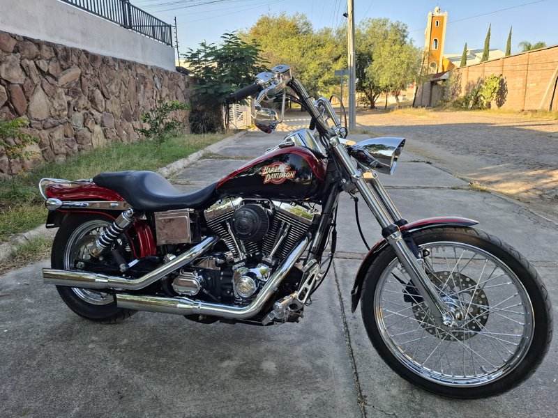 Harley Davidson - Dyna Wide Glide