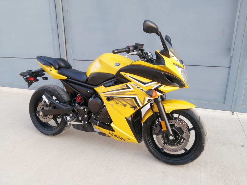 Yamaha FZ6r